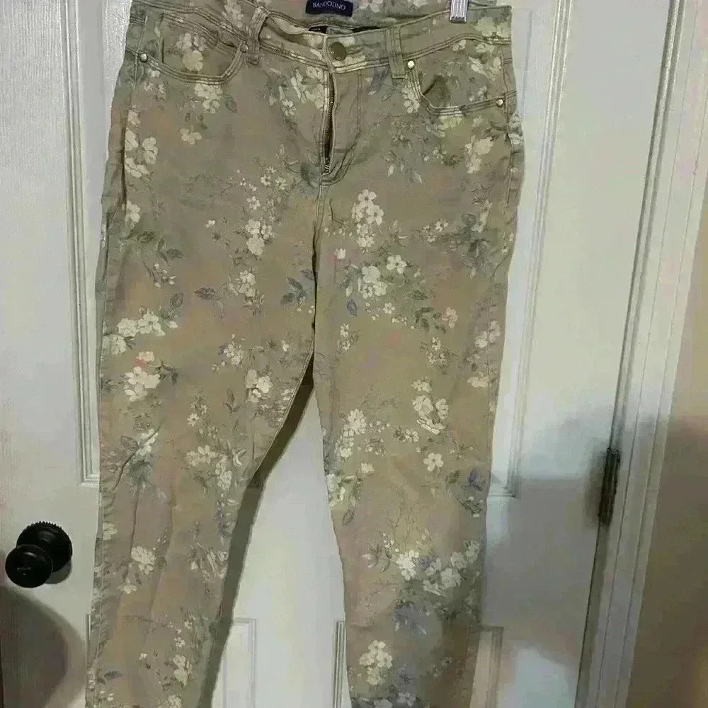 Bandolino cropped pants floral size 10